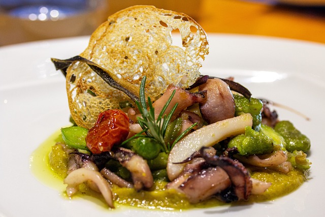 What participants can expect from free gastronomic tours